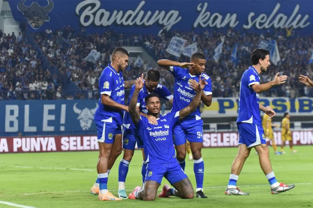 Bojan Hodak Tetap Tenang, Persib Target Kembali Puncak Usai Tantangan Borneo FC dan Bhayangkara