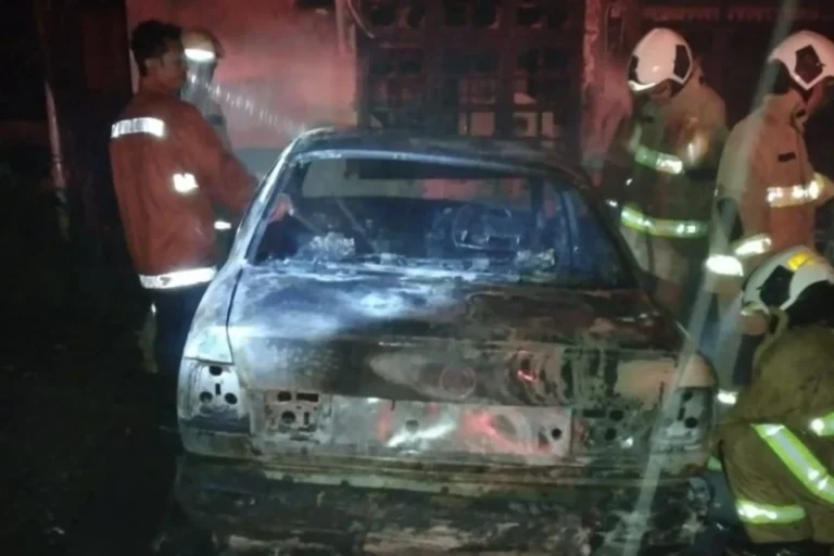 Bom Molotov Hoho: Mobil Terbakar, Kades Tolak Repaint Gratis, Pelaku Dihujat Iri Hati