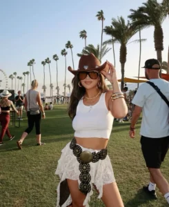 Daily Search Trends Ungkap Kebangkitan Denim 'Ugly' dan Boot Coachella 2026 yang Menggebrak Mode Musim Ini