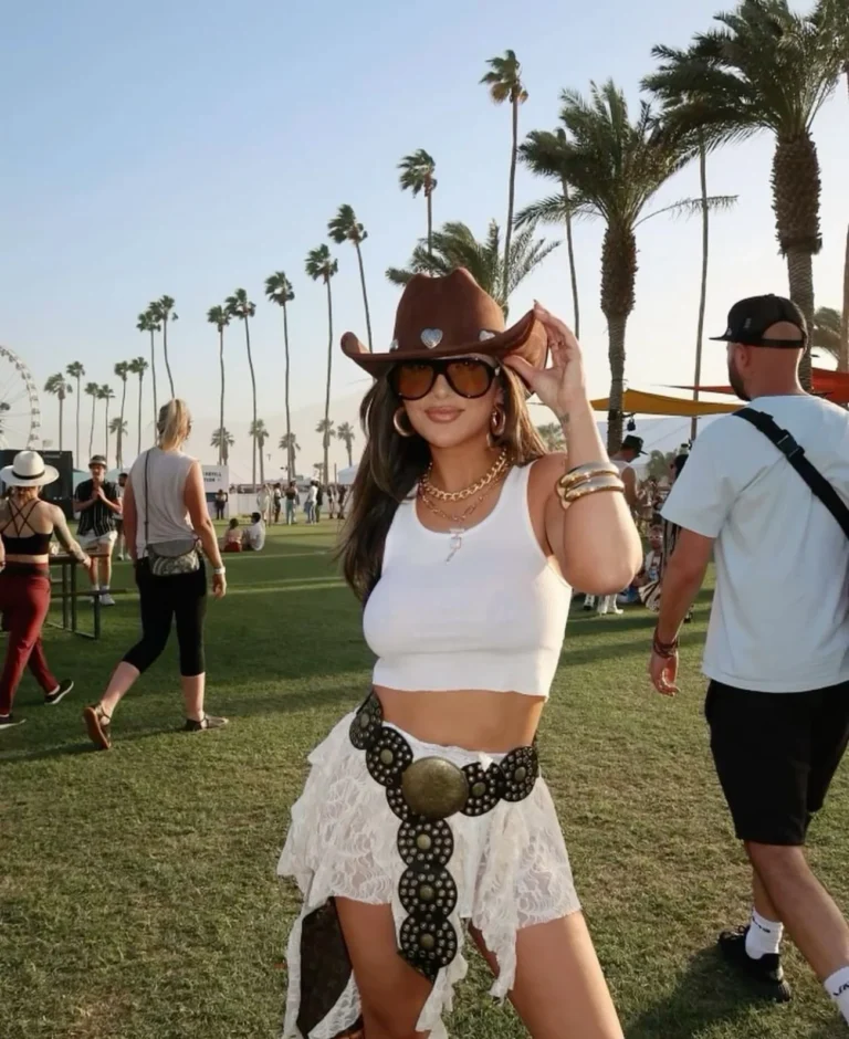 Daily Search Trends Ungkap Kebangkitan Denim ‘Ugly’ dan Boot Coachella 2026 yang Menggebrak Mode Musim Ini