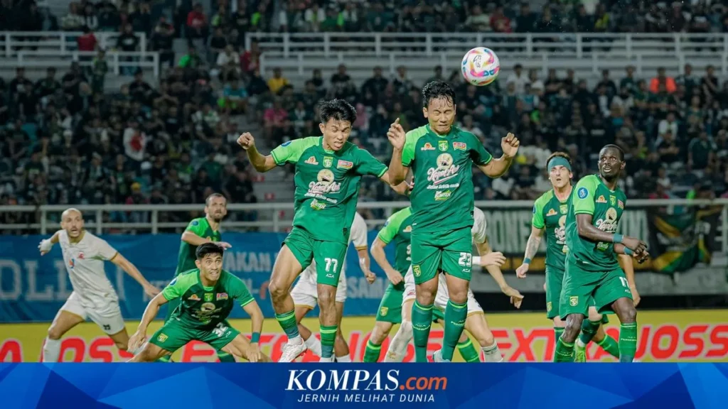 Derbi Sengit: Persebaya Hancurkan Arema FC 4-0 dengan Taktik Bernardo Tavares di Bali