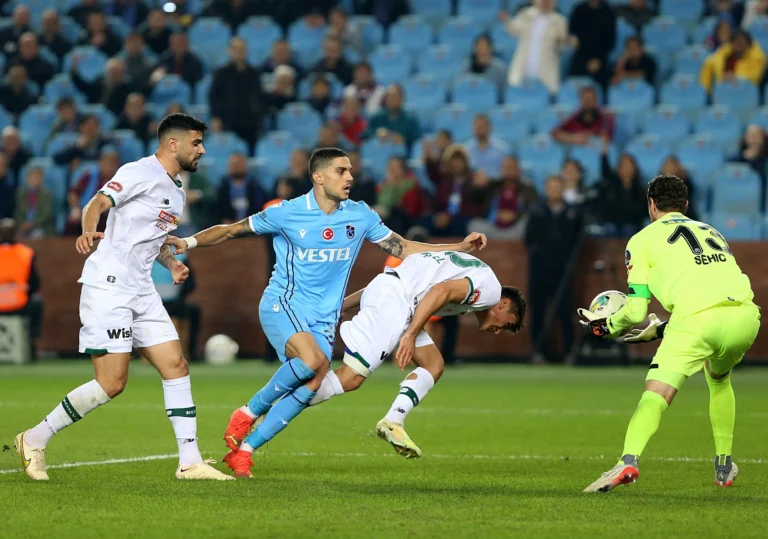 Drama Konyaspor vs Trabzonspor: Analisis Taktik, Kontroversi, dan Imbas Liga