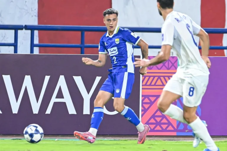 Eliano Reijnders Tegaskan Persib Masih di Jalur Juara Meski Imbang Dewa United