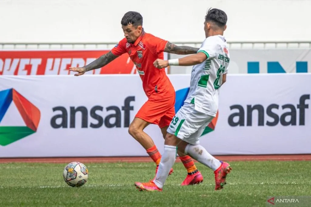 FC Augsburg Siap Bangkit: Baum Potensial Permanen, Sakar Bergabung, dan Hasil Imbang Lawan Frankfurt