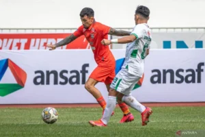 FC Augsburg Siap Bangkit: Baum Potensial Permanen, Sakar Bergabung, dan Hasil Imbang Lawan Frankfurt