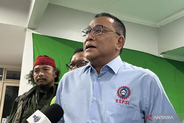 Jumhur Hidayat Dilantik Menteri Lingkungan Hidup, Janji Atur Sampah dan Batasi Eksploitasi Alam