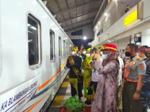 KA Sangkuriang Resmi Diluncurkan, Sambungkan Bandung‑Ketapang Tanpa Transit
