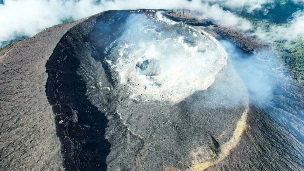 Kenaikan Suhu Kawah hingga 460°C: Gunung Slamet Siap Mengguncang Lima Kabupaten