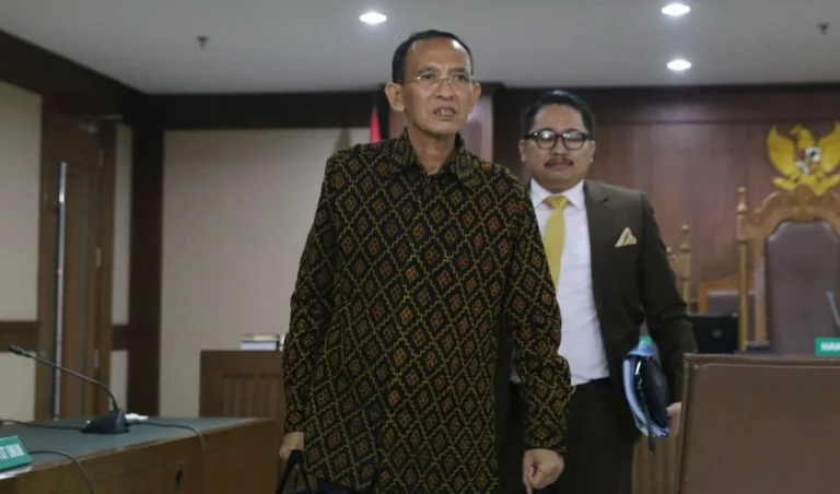 Ketua DPRD Magetan Tangis di Depan Rutan: Korupsi Dana Pokir Rp 242 Miliar Mengguncang Kancah Politik