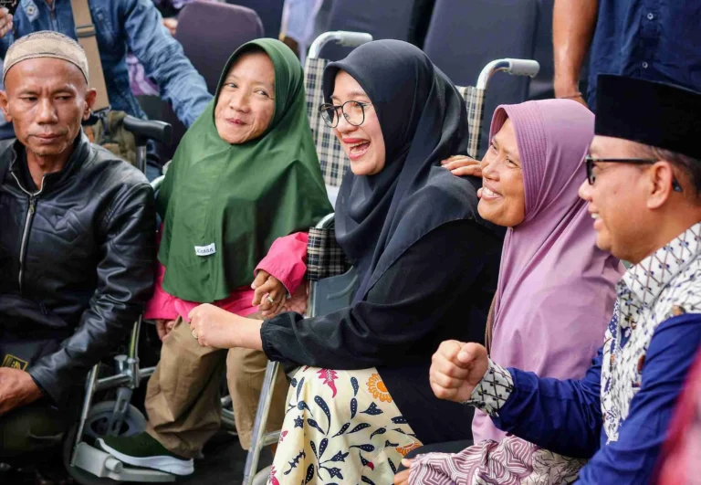 Kisah Inspiratif Karyawan Difabel di Pabrik HS: Dari Penolakan Hingga Lunasi Utang