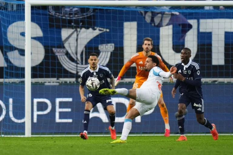 Marseille FC di Persimpangan: Beye Dihantarkan ke Paris FC, Sementara Nwaneri Terpinggirkan