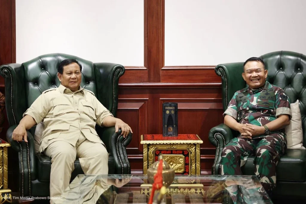 Prabowo Subianto Tunjuk Jenderal Dudung sebagai Kepala Staf Kepresidenan: Strategi Mengendalikan Bayang‑bayang 'Matahari Kembar'
