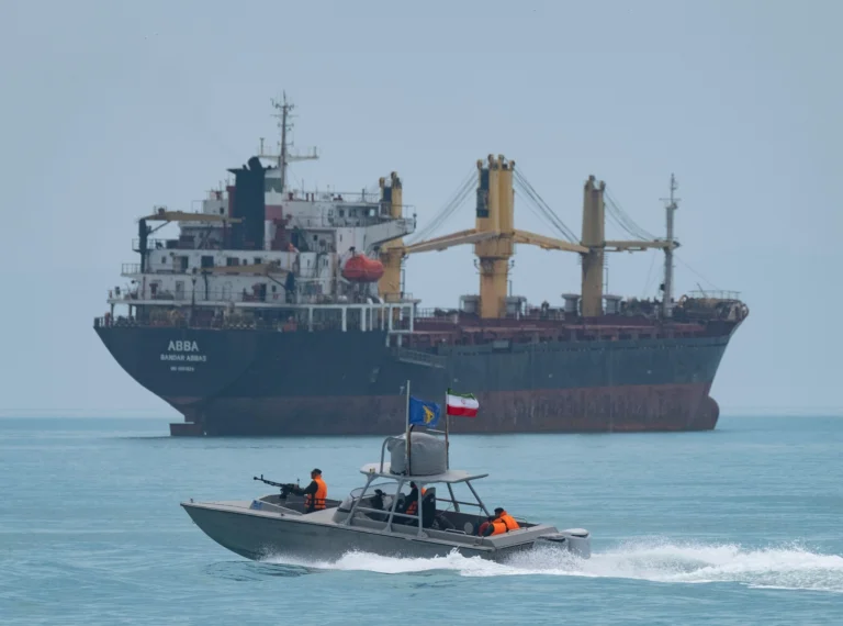 Purbaya Usul Pajak Kapal di Selat Malaka, Meniru Iran, untuk Raup Pendapatan Besar