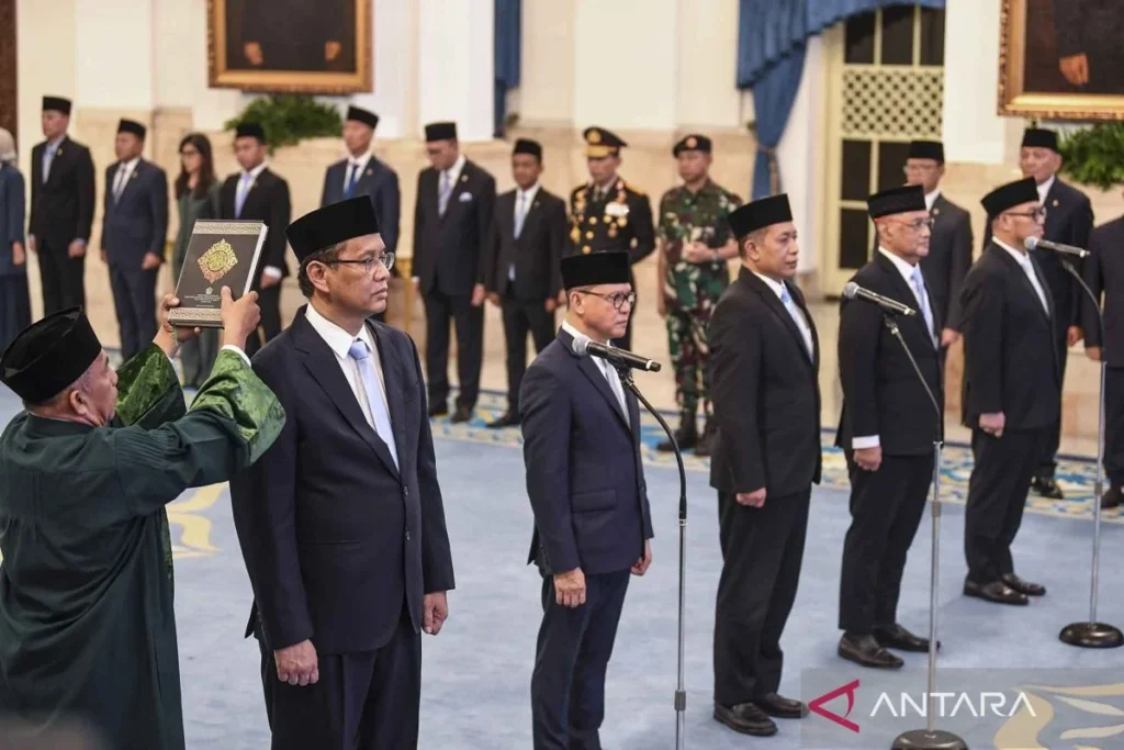 Reshuffle Kabinet Prabowo: Wajah Baru, Kembalinya Pejabat, dan Kontroversi di Balik Pelantikan
