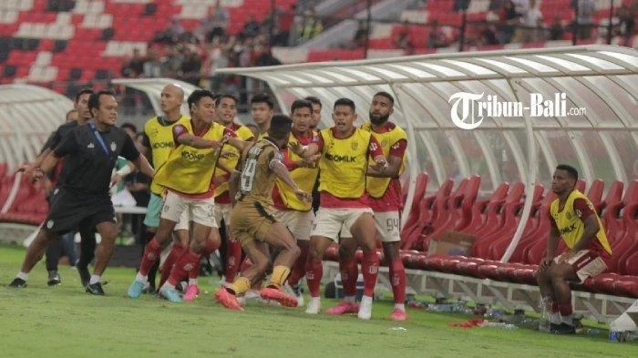 Ricky Kambuaya Ganda Gol, Dewa United Balikkan Kekalahan atas Madura United 2-1