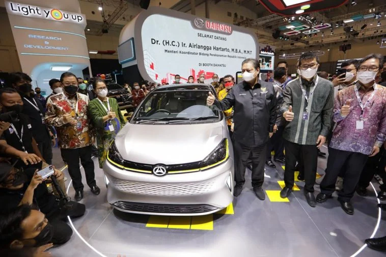 Tito Karnavian Percepat Transisi Energi: Gubernur Diminta Bebaskan Pajak Kendaraan Listrik