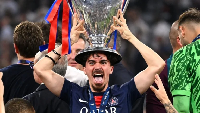 Vitinha Terancam Absen di Semifinal Champions League, PSG Kian Goyang Cedera Krusial