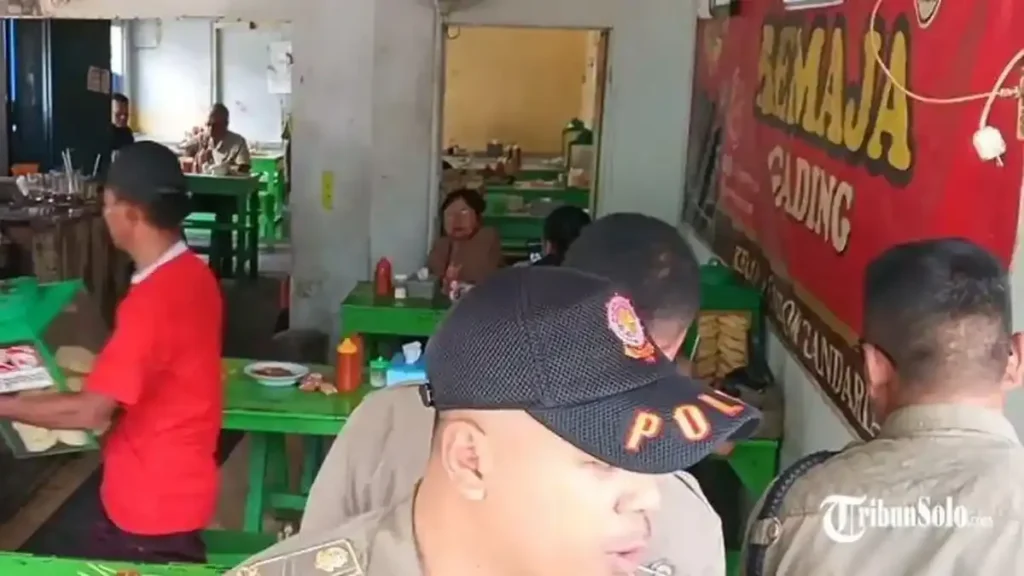 Warung Non-Halal di Sukoharjo Dikecam Warga: Pemilik Tantang Penolakan, Hak Usaha Dipertahankan