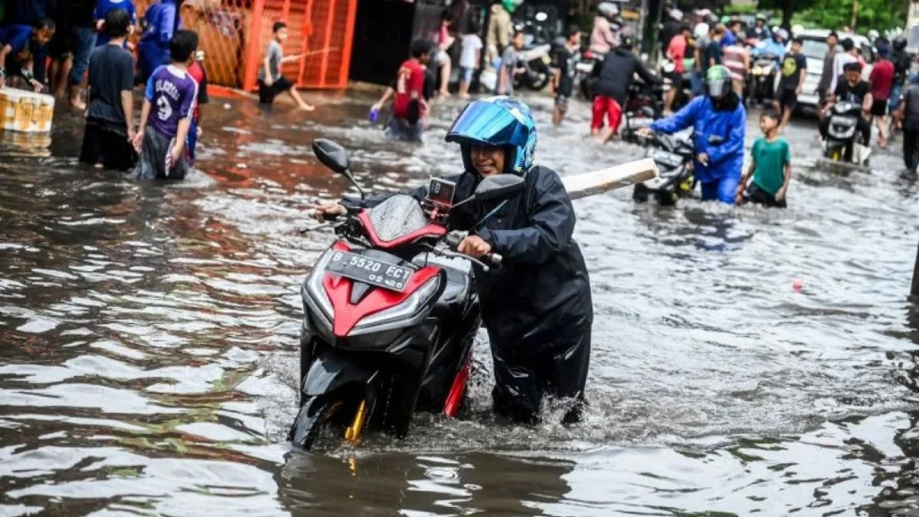 Waspada! Hujan Lebat Jawa Barat Mengancam Selama Seminggu, BMKG Gencarkan Peringatan