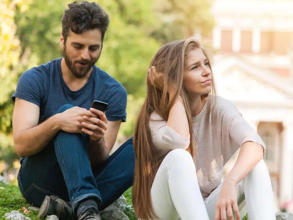 4 Zodiak Quality Time yang Tolak HP: Cara Pasangan Dapat Perhatian Penuh