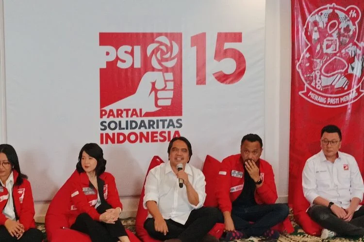 Ade Armando Mundur dari PSI: Tekanan Hukum, Serangan Media Sosial, dan Upaya Melindungi Partai