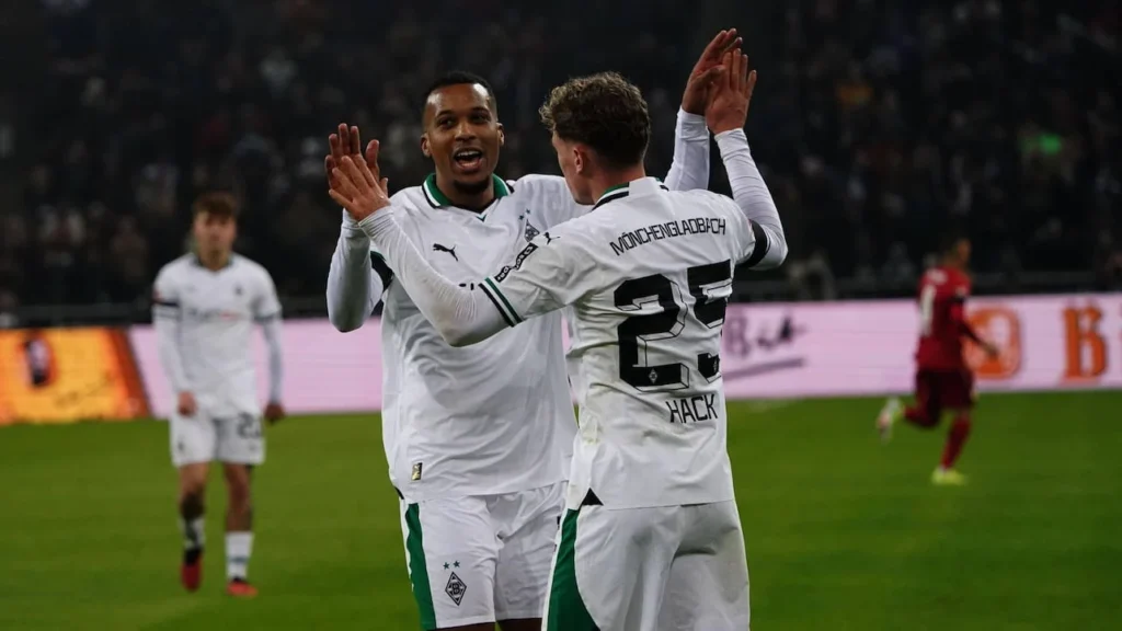 Augsburg Bungkam Gladbach, Persaingan Sengit di Bundesliga