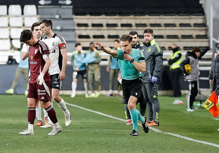 Burgos CF Protes Karena Penalti Tidak Diberikan saat Melawan Almería