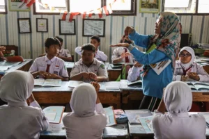 Guru Non-ASN Masih Bisa Mengajar di 2027, Pemerintah Siapkan Skema Baru