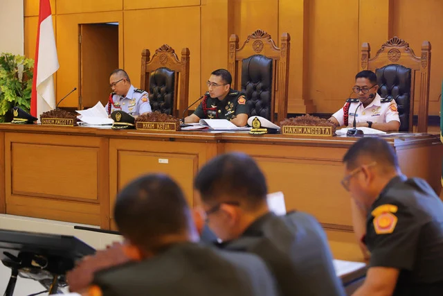 Hakim Tanya Soal Perintah Atasan dalam Kasus Penyiraman Air Keras Andrie Yunus
