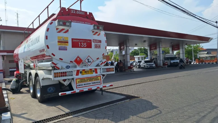 Harga BBM Diesel Tembus Rp30.000 per Liter, Bahlil: Hanya Untuk Orang Mampu