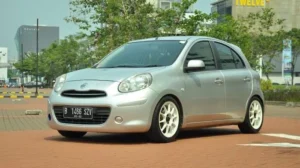 Harga Sekennya Murah! Tips Jitu Beli Nissan March Bekas Tahun Lama untuk Pasangan Muda