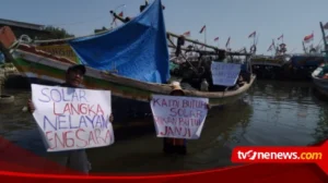 Harga Solar Meroket, Ratusan Nelayan Muara Angke Terpaksa Hentikan Layar