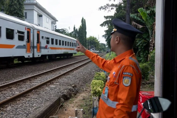 KAI Properti Buka Lowongan Kerja Petugas Penjaga Pintu Perlintasan Kereta Api