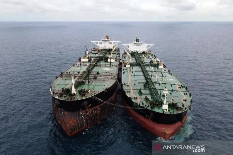 Kapal Tanker Minyak Qatar Diserang Iran di Selat Hormuz