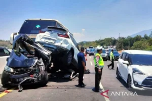 Kecelakaan Lalu Lintas dan Kontroversi Lelang Jabatan: Berita Terkini
