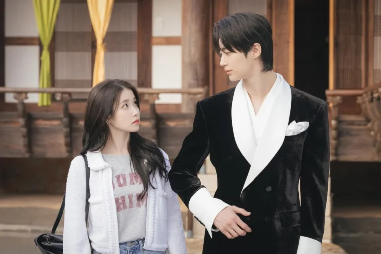Keromantisan IU dan Byeon Woo Seok di Drama Perfect Crown, Bikin Baper!