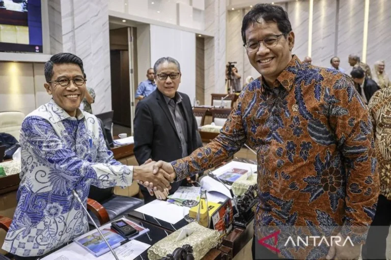 Komisi XI DPR Dorong Stabilitas Rupiah dan Penguatan Infrastruktur Pangan lewat Gudang Bulog serta Pengawasan Bank Real‑Time