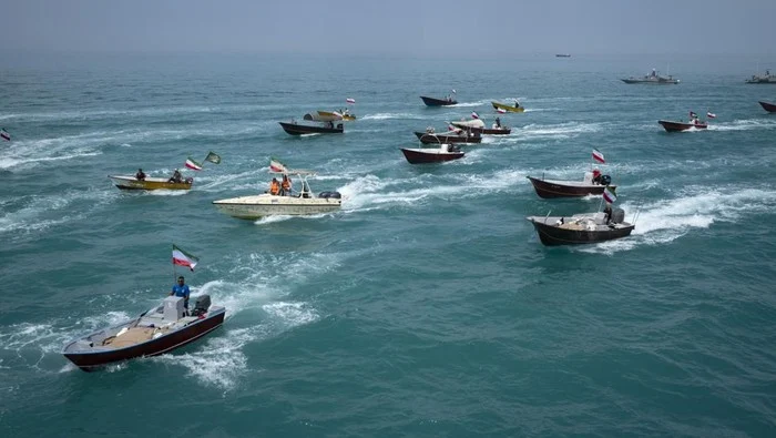 Operasi ‘Project Freedom’ AS Mulai di Selat Hormuz: Tujuh Kapal Iran Ditembak, Iran Membantah Klaim