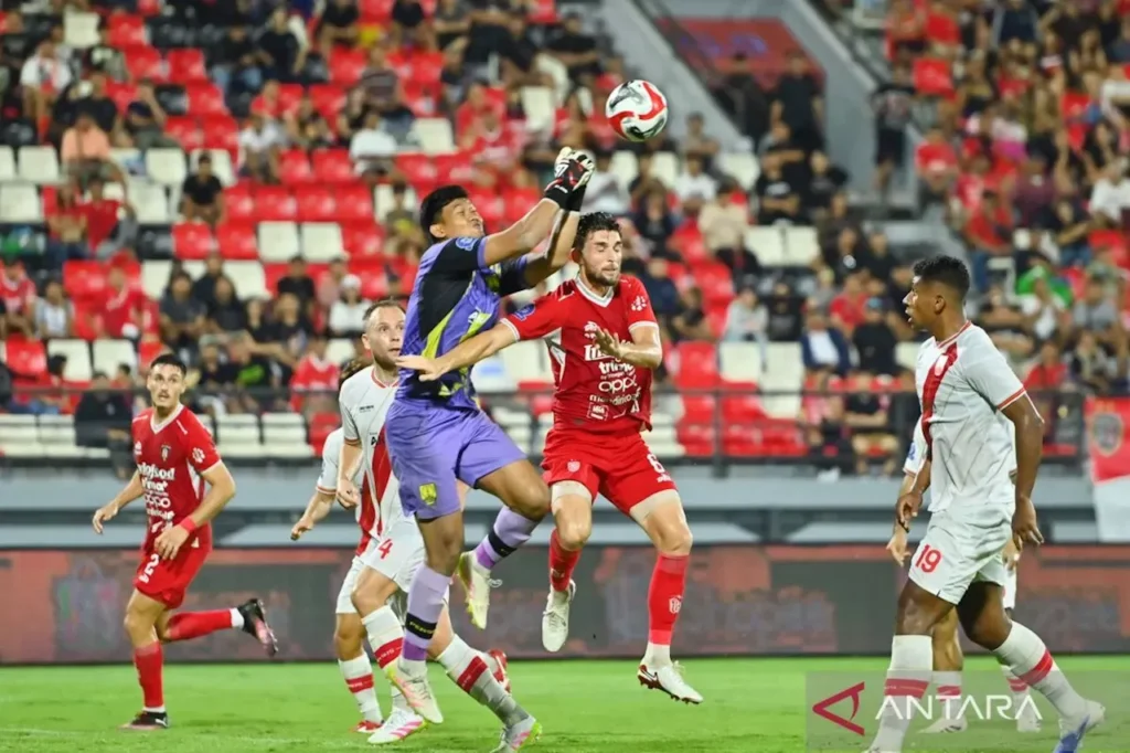 Pekan Ke-33 Super League: Persib dan Borneo FC Berebut Puncak Klasemen