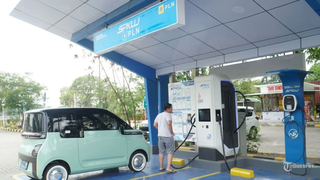 Pemerintah Siapkan Insentif Kendaraan Listrik untuk Tekan Konsumsi BBM