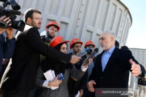 Pengayaan Uranium Iran: Antara Citra Politik dan Keamanan Global