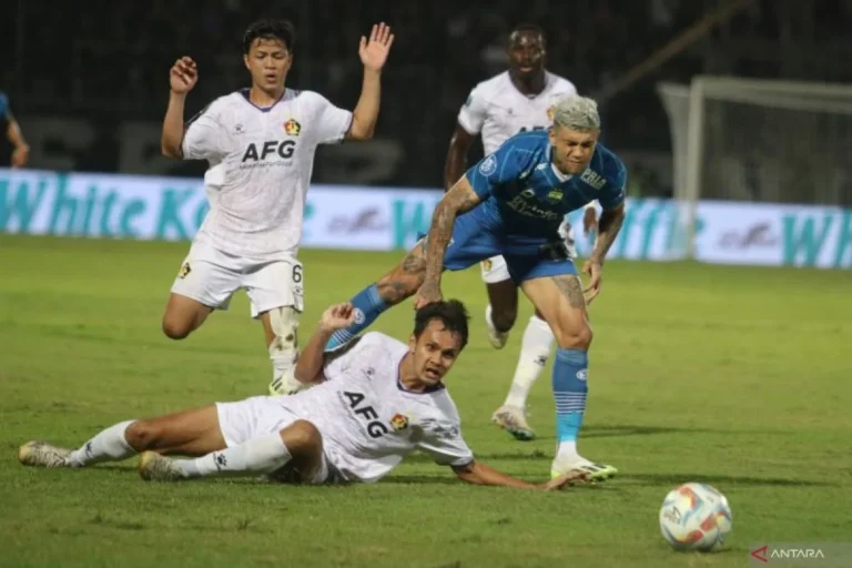 Persib Bandung Siap Hadapi PSM Makassar Tanpa Tiga Pemain Kunci