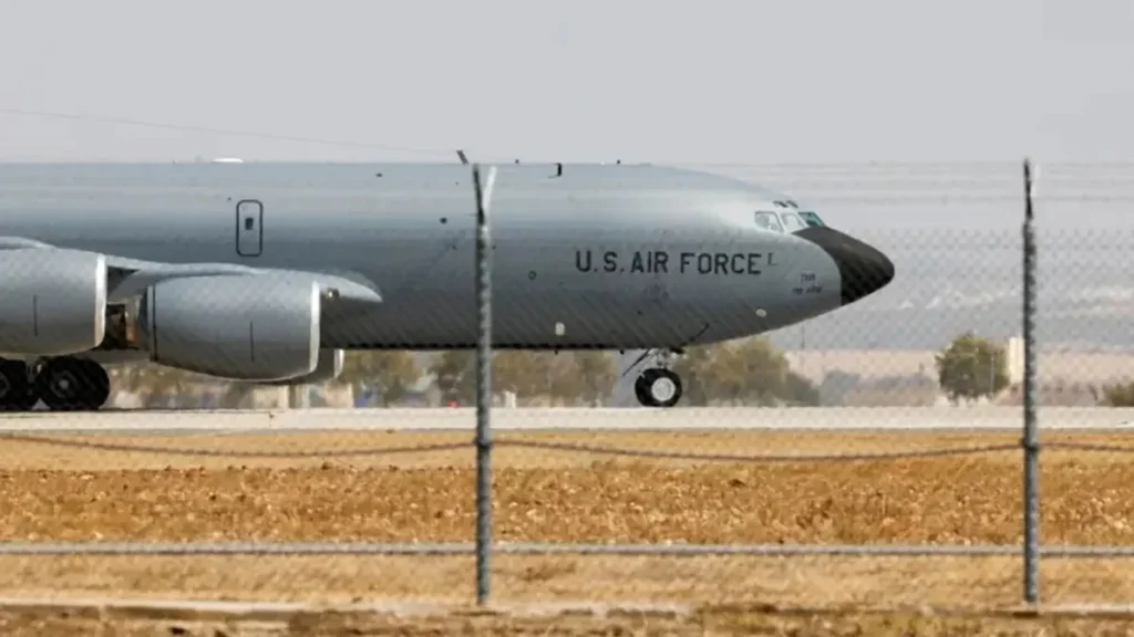 Pesawat Tanker KC-135 AS Kirim Sinyal Darurat 7700, Hilang Radar di Langit Qatar dan Menimbulkan Ketegangan Regional