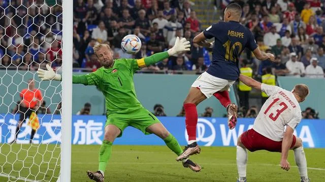 Peter Schmeichel Ungkap Alasan United Harus Rekrut Granit Xhaka untuk Gantikan Casemiro