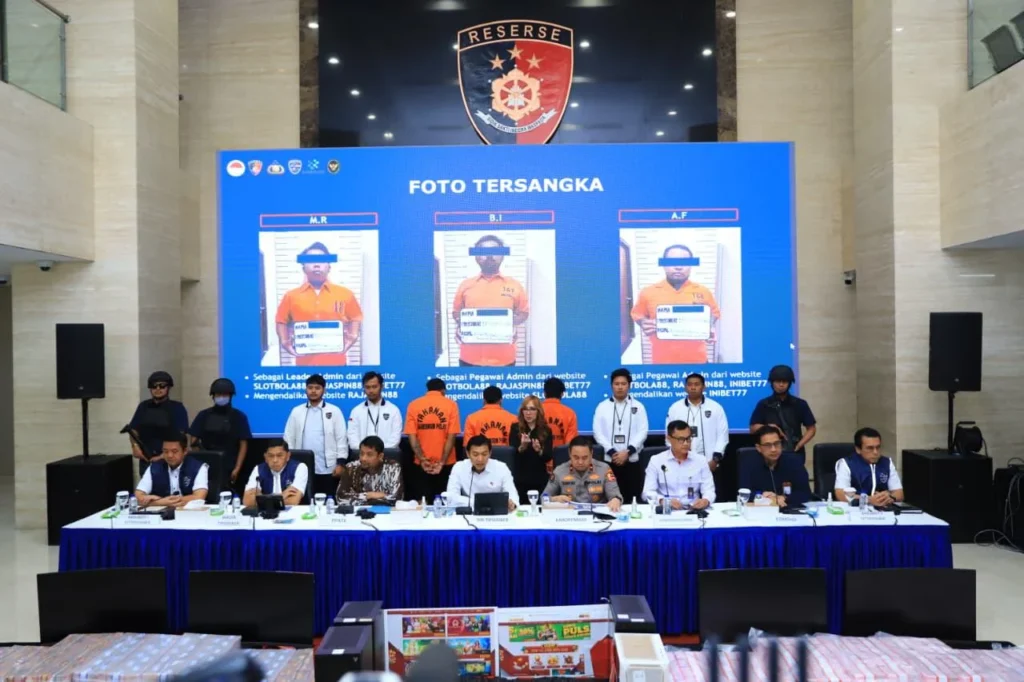 Polri Ungkap Kasus Judi Online Jaringan Internasional di Hayam Wuruk