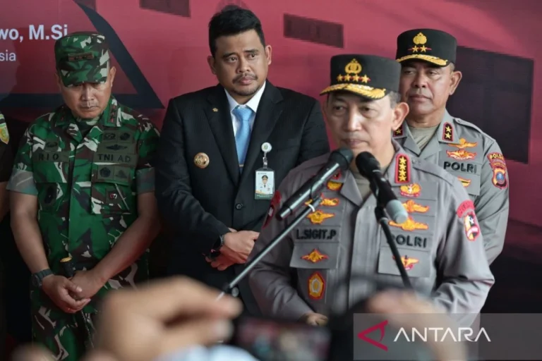 Prabowo Lantik Dudung, Janji Brantas Oknum Curang MBG & Lakukan Evaluasi Perlintasan Sebidang Nasional