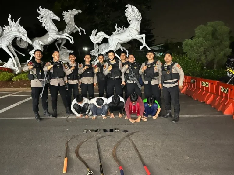 Remaja Celurit Bikin Resah Warga: 5 Pemuda Diamankan Polisi di Margorejo Tempel