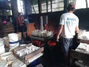 Rupiah Melemah, Pengrajin Tahu dan Tempe Kelabakan: Dampak Inflasi Impor yang Nyata