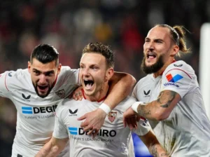 Sevilla Bangkit, Villarreal Terjungkir: Kemenangan 3-2 yang Mengesankan
