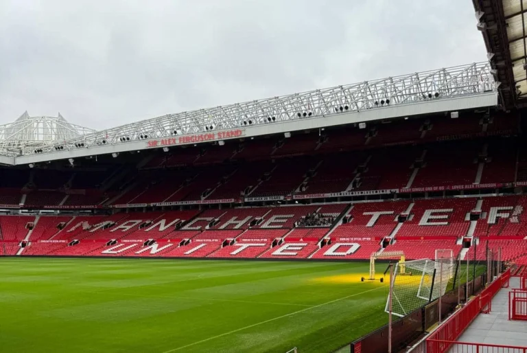 Sir Alex Ferguson Dilarikan ke Rumah Sakit Sebelum Laga Manchester United vs Liverpool